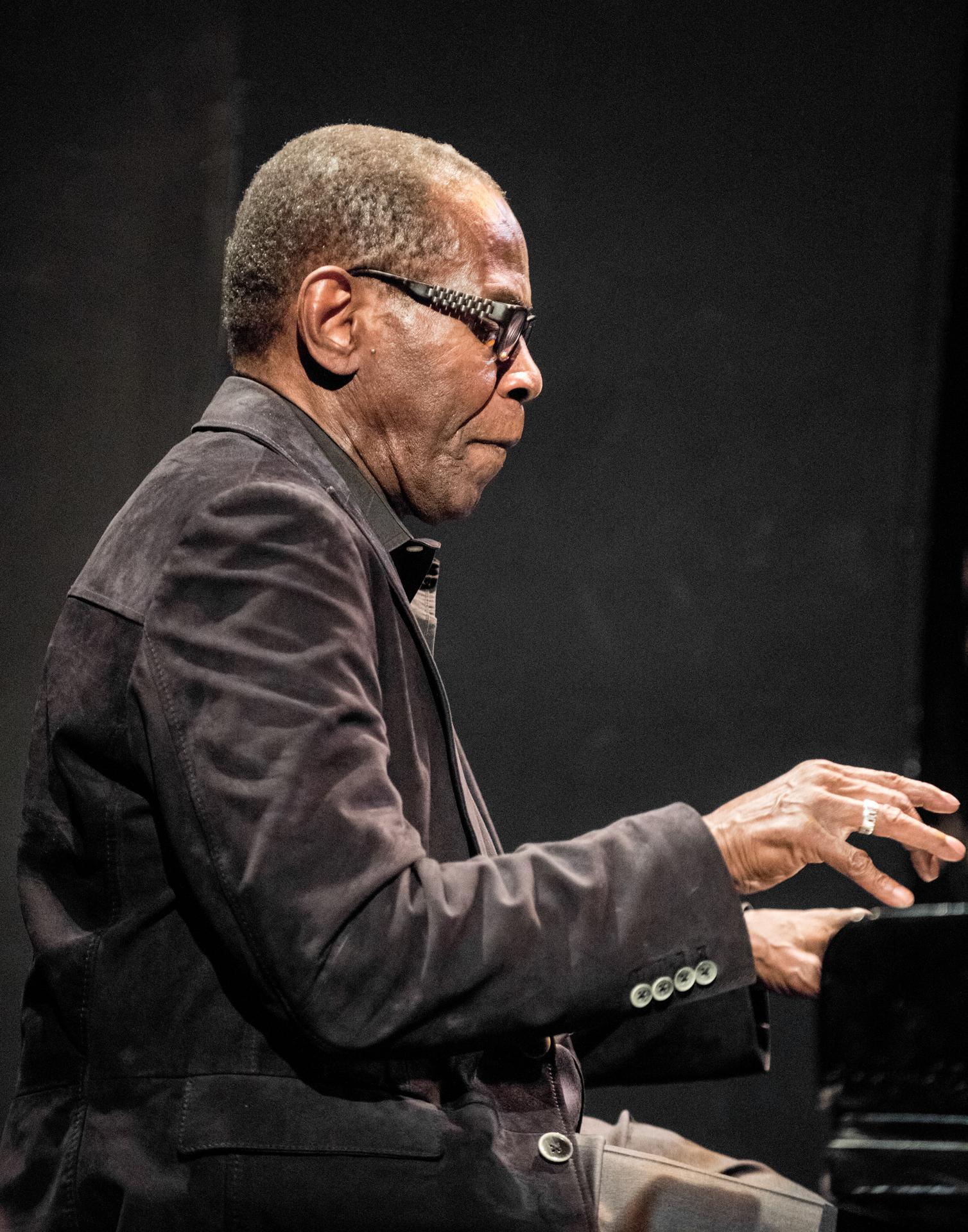 GEORGE CABLES picture